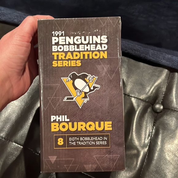 NWT never opened Pittsburgh Penguins Phil Bourque Bobblehead - Picture 2 of 5